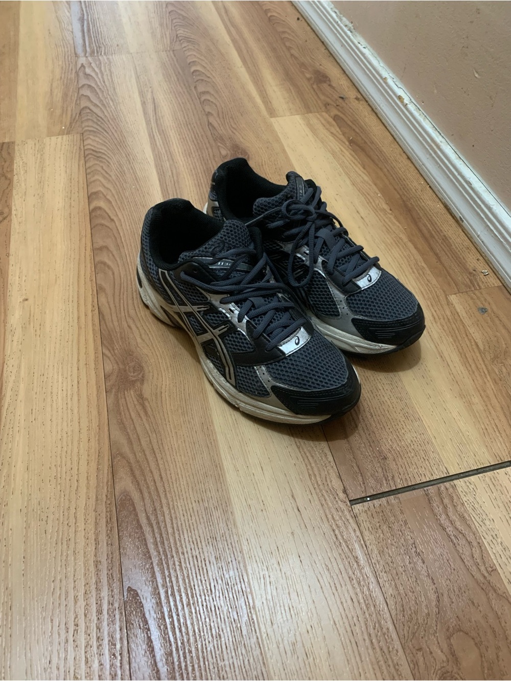 Asics Men's Athletic Running Shoes in Black and Gray
